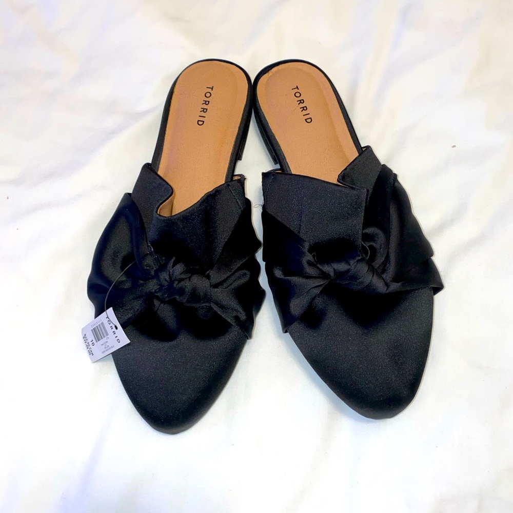 New Torrid black pointed toe mule